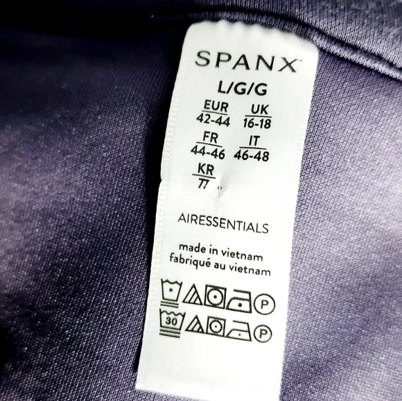 SPANX Air Essentials Deep V-Neck Sweater - Picture 3 of 4